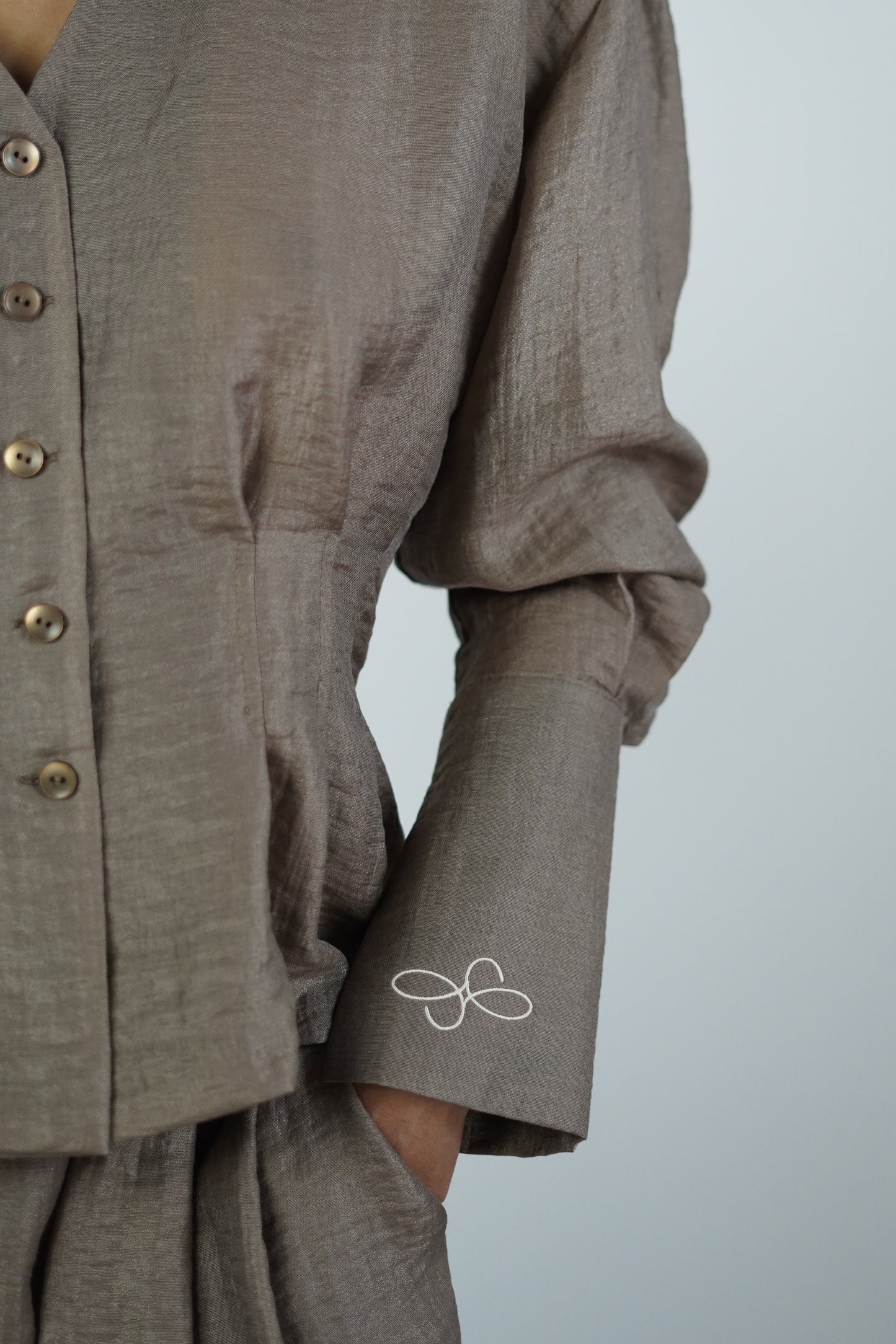 Victoria Blouse Dark Sand