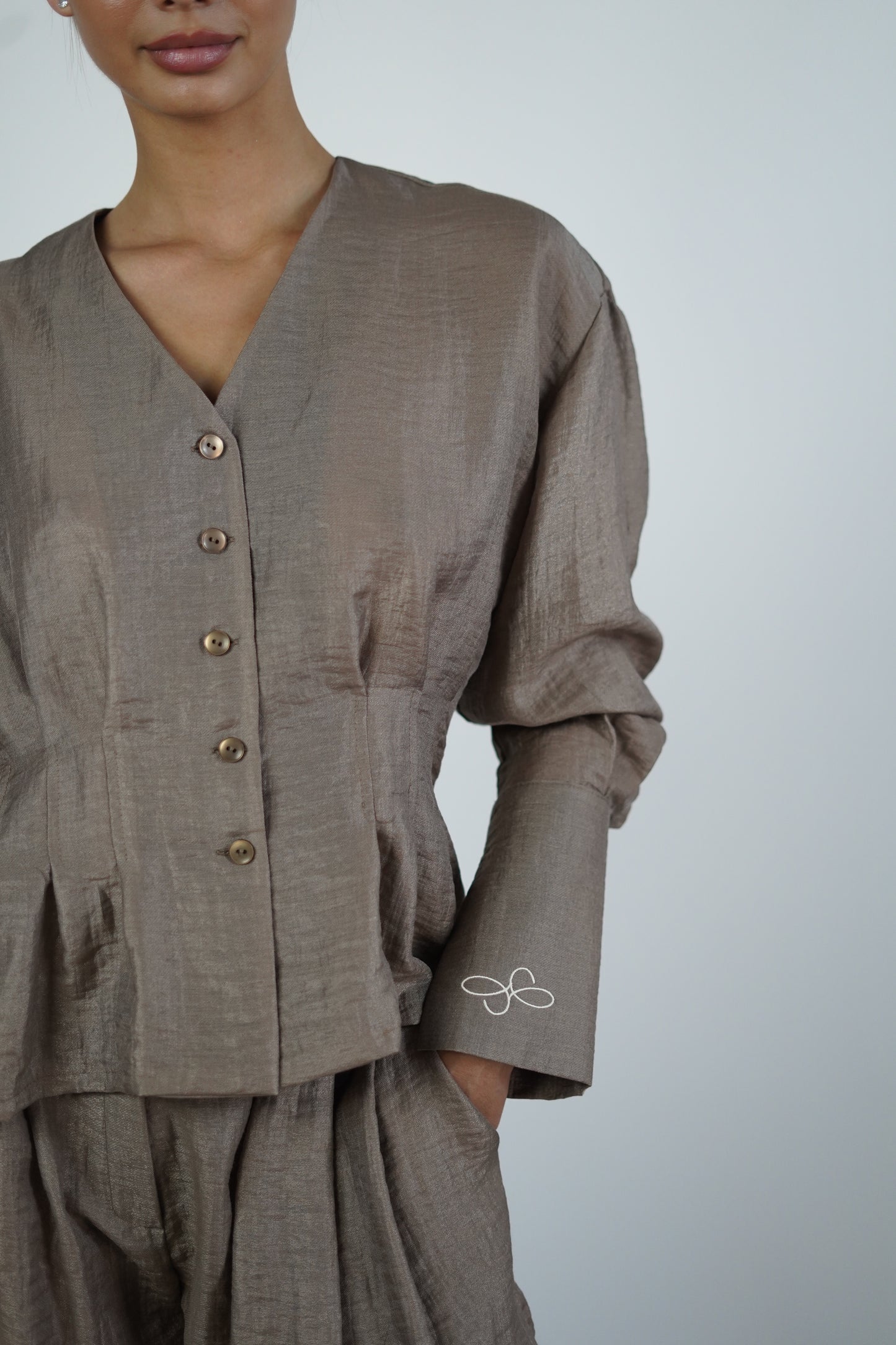Victoria Blouse Dark Sand