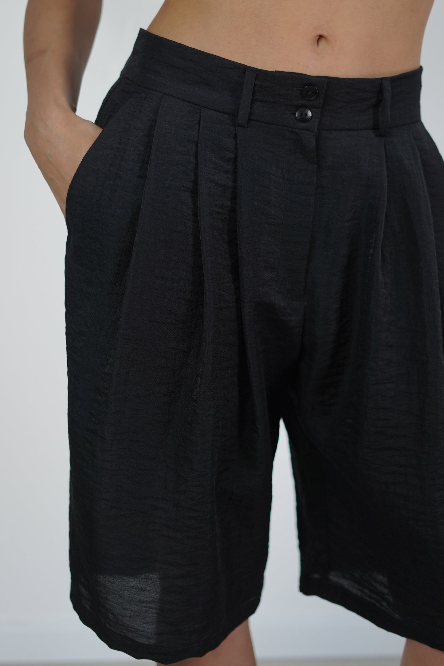 Victoria Bermuda Shorts Black