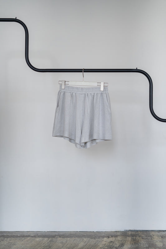 NIKKI SHORTS LIGHT GREY